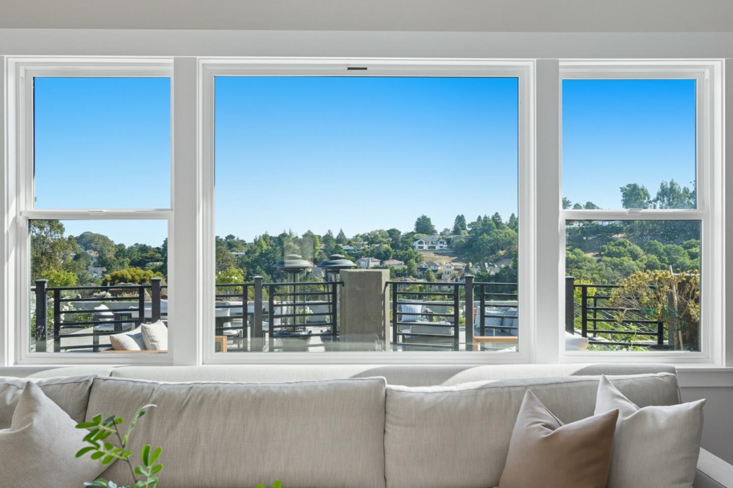 Detail Gallery Image 22 of 80 For 2184 Cobblehill Pl, San Mateo,  CA 94402 - 4 Beds | 3/1 Baths