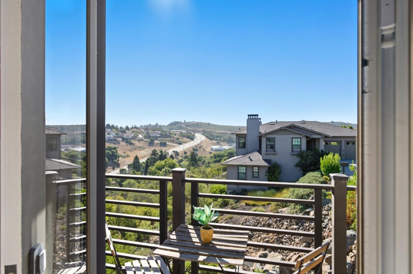Detail Gallery Image 3 of 80 For 2184 Cobblehill Pl, San Mateo,  CA 94402 - 4 Beds | 3/1 Baths