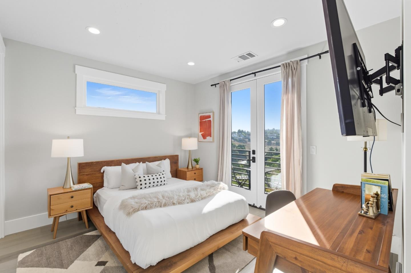 Detail Gallery Image 6 of 80 For 2184 Cobblehill Pl, San Mateo,  CA 94402 - 4 Beds | 3/1 Baths