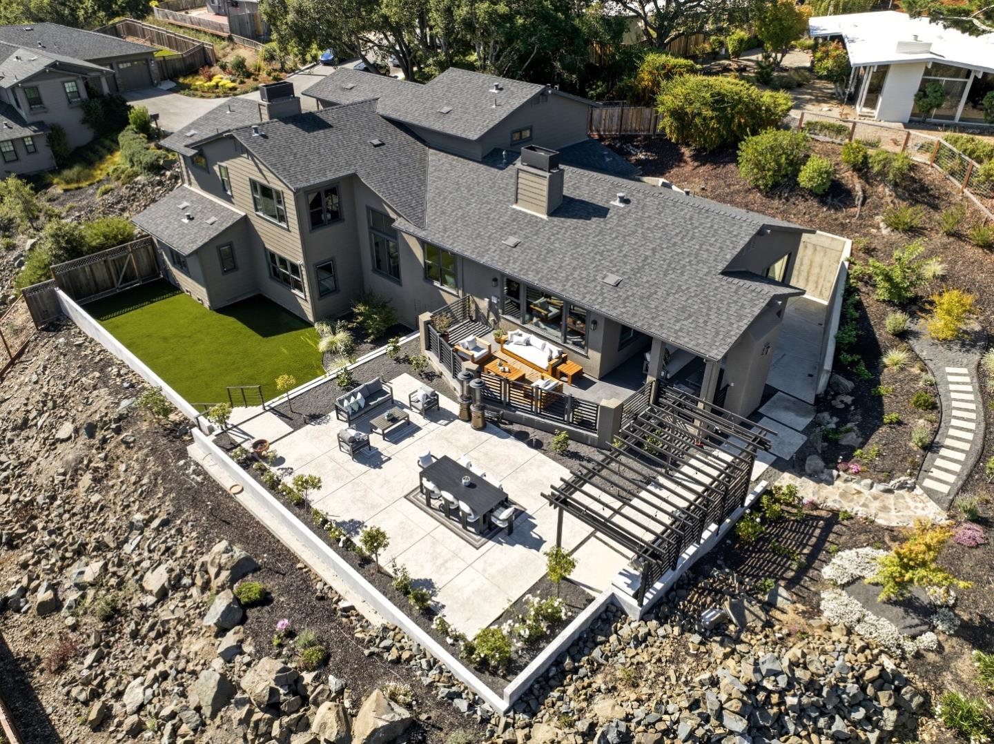 Detail Gallery Image 60 of 80 For 2184 Cobblehill Pl, San Mateo,  CA 94402 - 4 Beds | 3/1 Baths