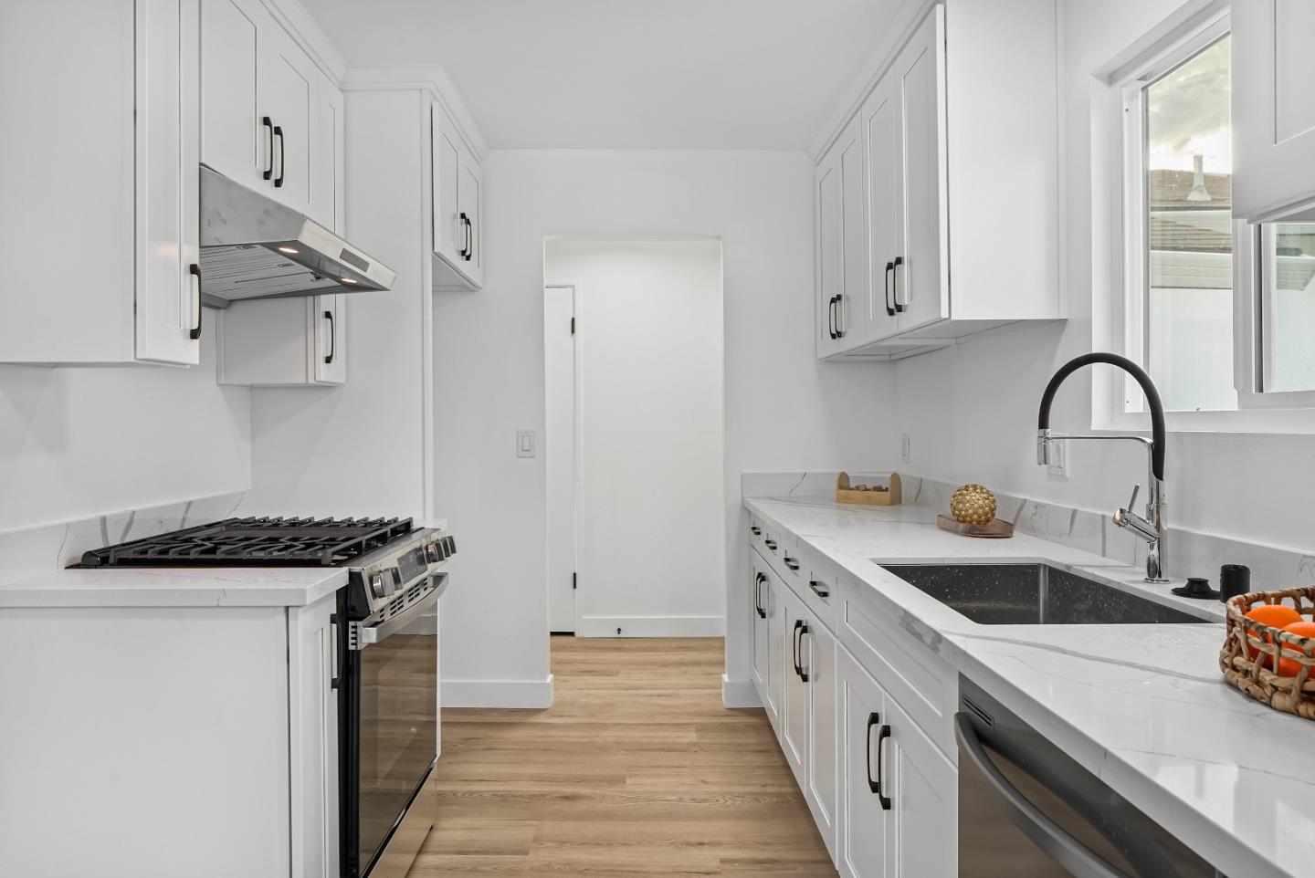 Detail Gallery Image 10 of 29 For 478 Sheridan Pl, San Jose,  CA 95111 - 3 Beds | 2 Baths