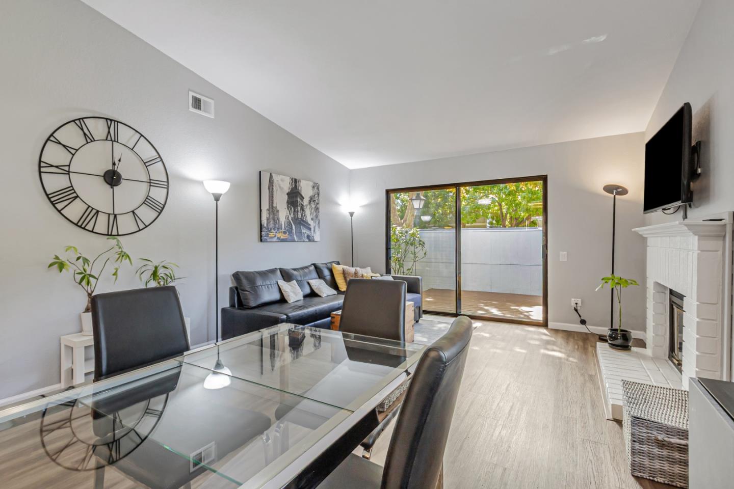 Detail Gallery Image 11 of 31 For 4968 Red Creek Dr, San Jose,  CA 95136 - 2 Beds | 2 Baths