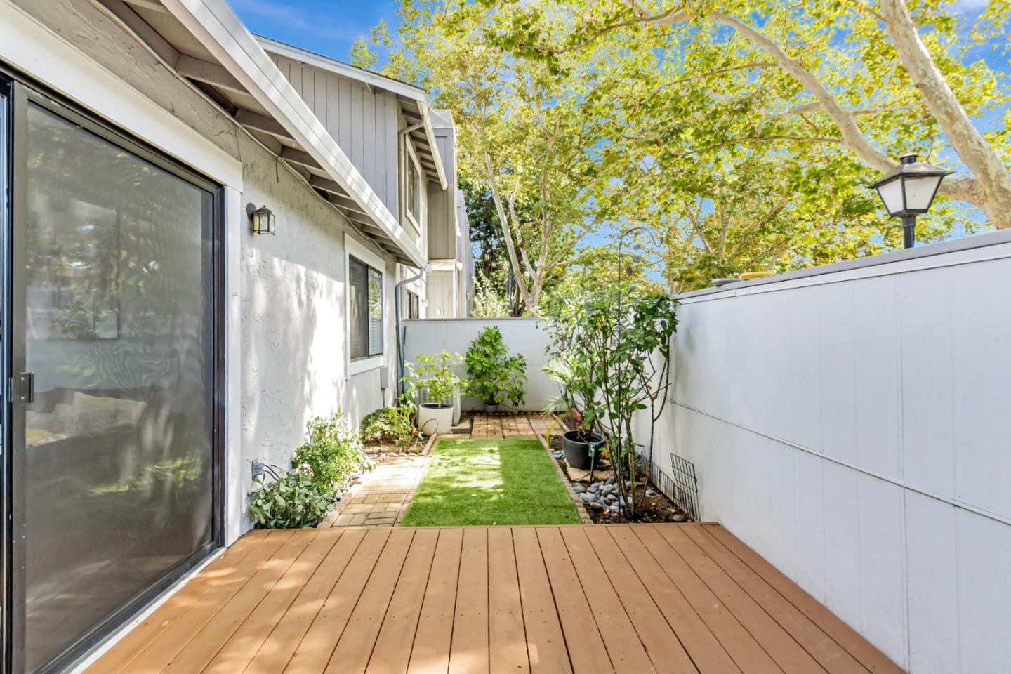 Detail Gallery Image 24 of 31 For 4968 Red Creek Dr, San Jose,  CA 95136 - 2 Beds | 2 Baths