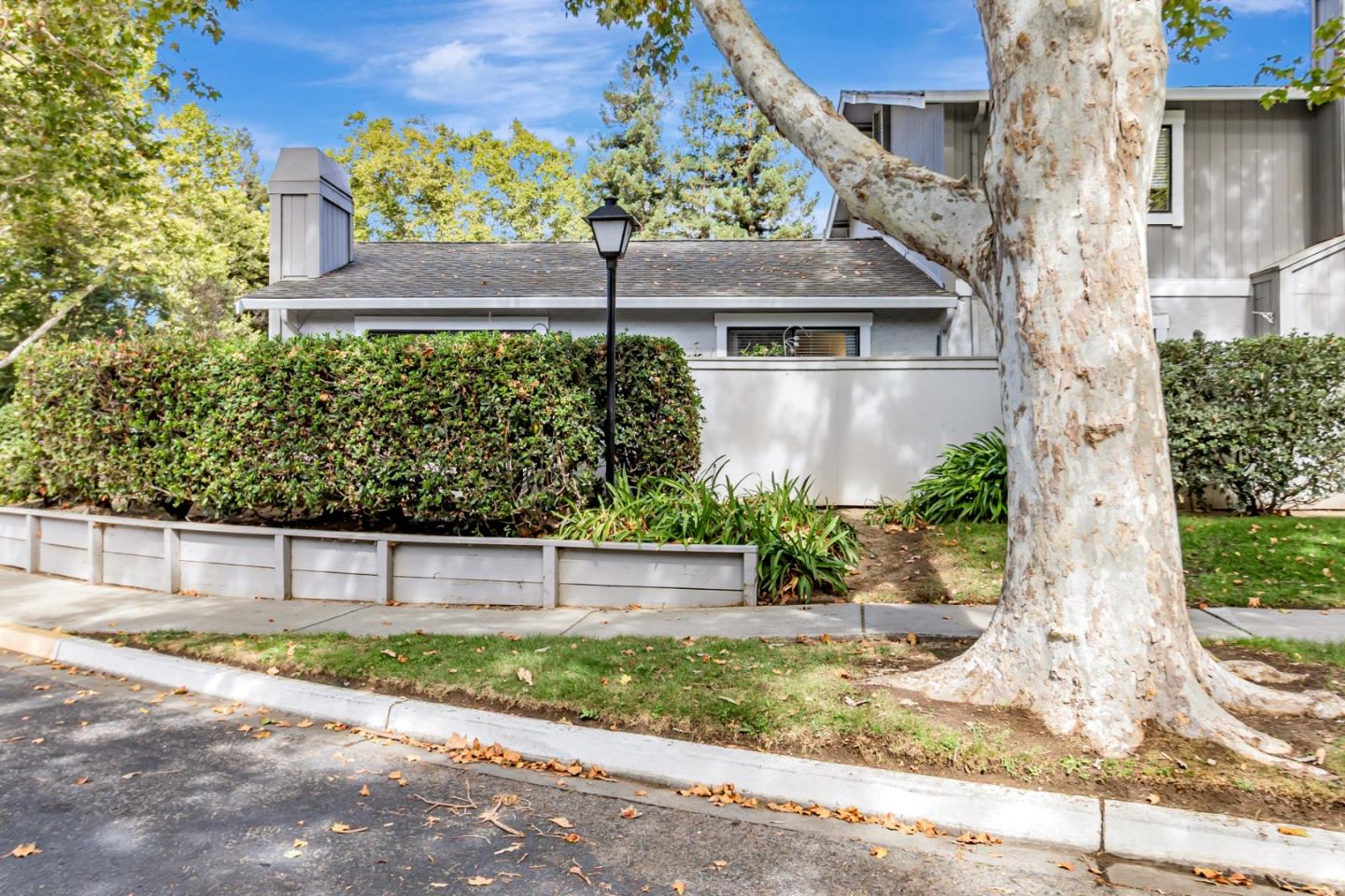 Detail Gallery Image 25 of 31 For 4968 Red Creek Dr, San Jose,  CA 95136 - 2 Beds | 2 Baths