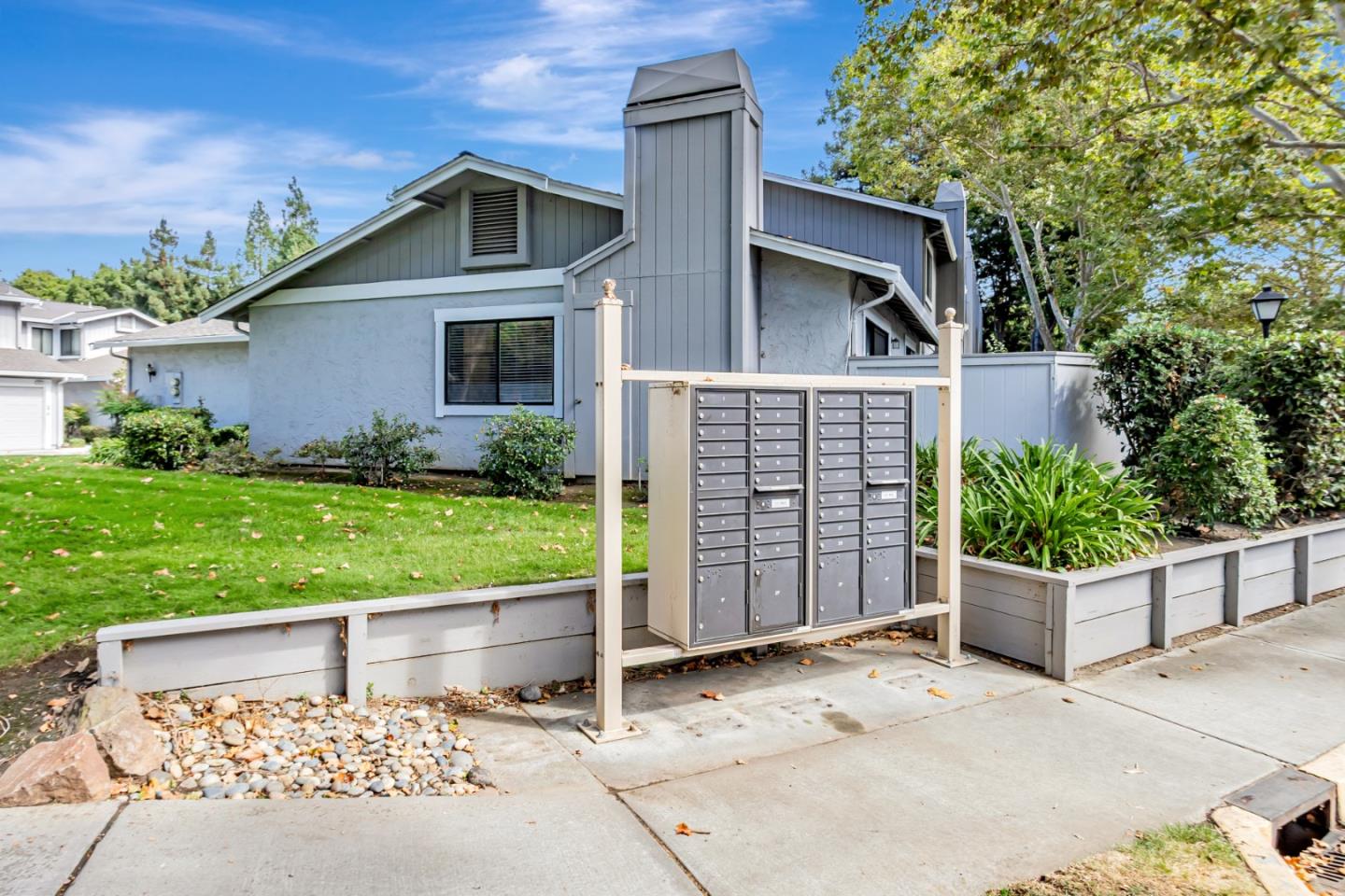 Detail Gallery Image 26 of 31 For 4968 Red Creek Dr, San Jose,  CA 95136 - 2 Beds | 2 Baths