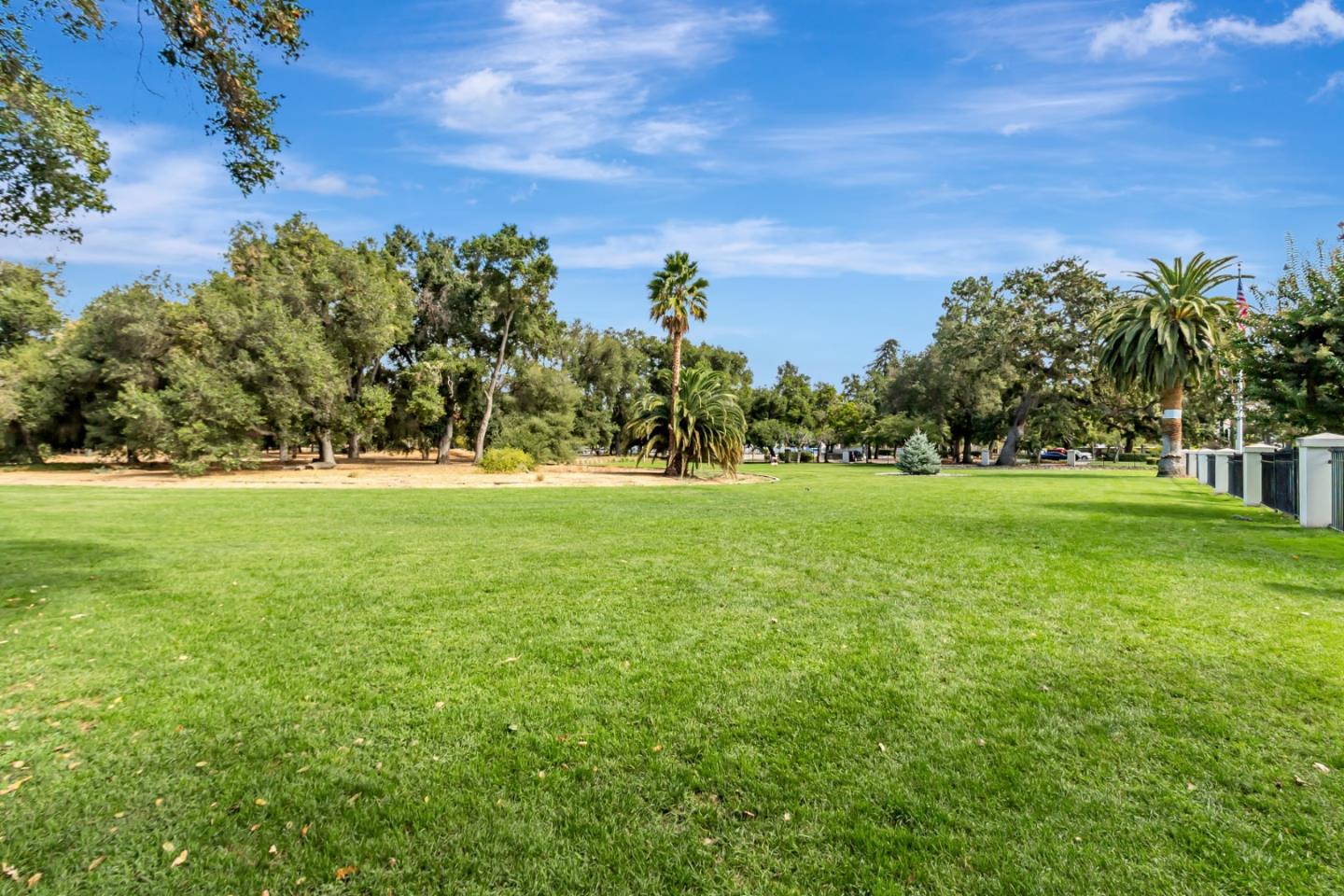Detail Gallery Image 28 of 31 For 4968 Red Creek Dr, San Jose,  CA 95136 - 2 Beds | 2 Baths