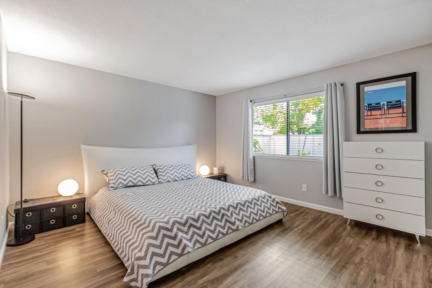 Detail Gallery Image 4 of 31 For 4968 Red Creek Dr, San Jose,  CA 95136 - 2 Beds | 2 Baths