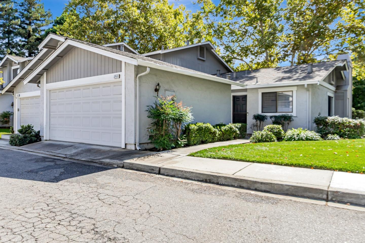 Detail Gallery Image 7 of 31 For 4968 Red Creek Dr, San Jose,  CA 95136 - 2 Beds | 2 Baths