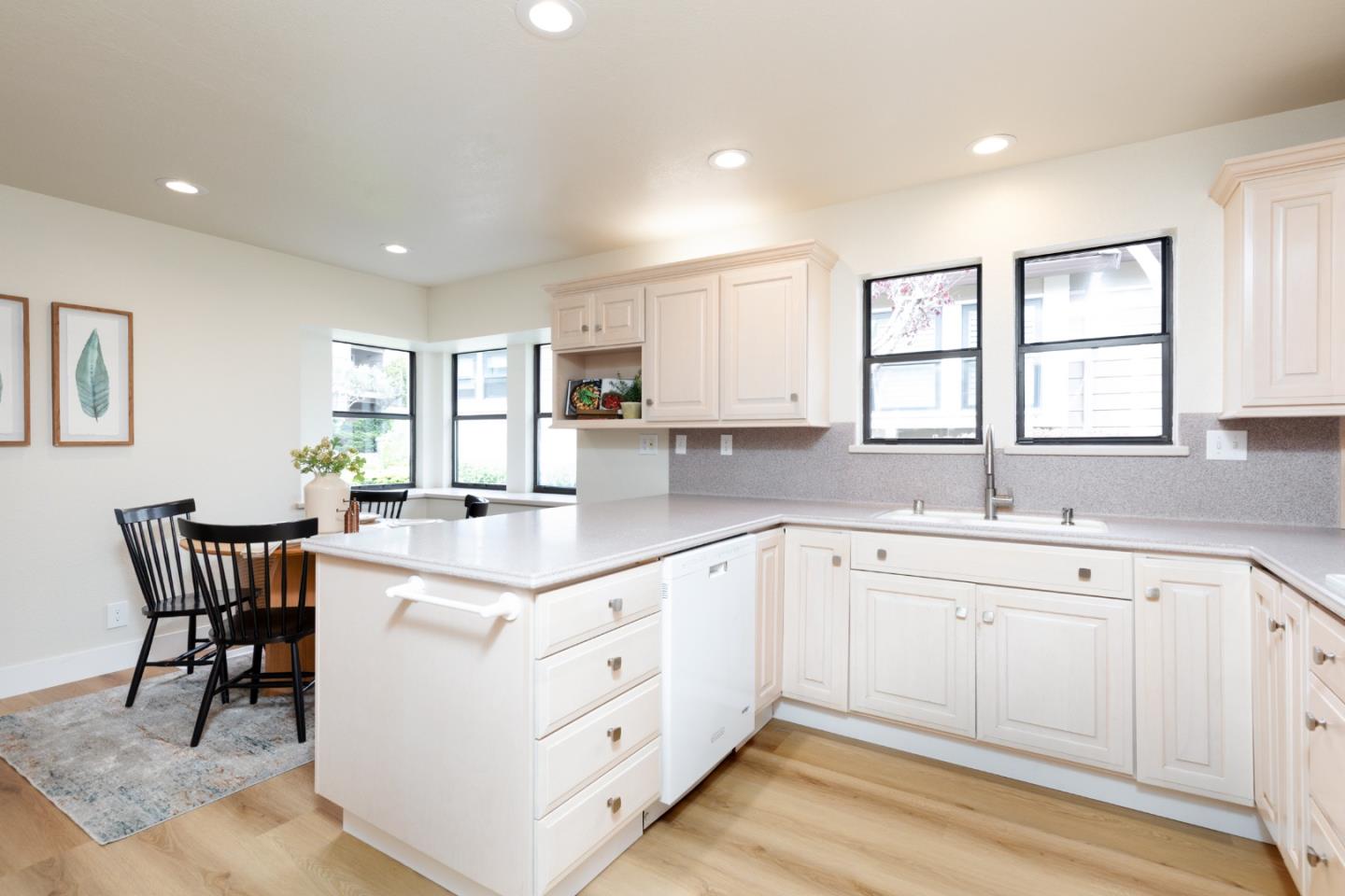 Detail Gallery Image 9 of 31 For 2908 Ransford Ave, Pacific Grove,  CA 93950 - 3 Beds | 2/1 Baths