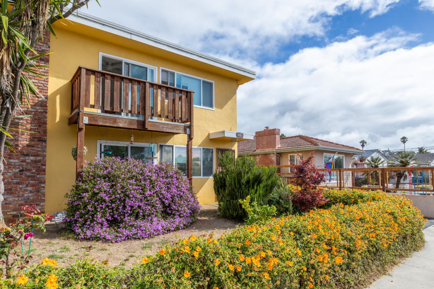 Detail Gallery Image 2 of 24 For 238 San Lorenzo Blvd, Santa Cruz,  CA 95060 - – Beds | – Baths