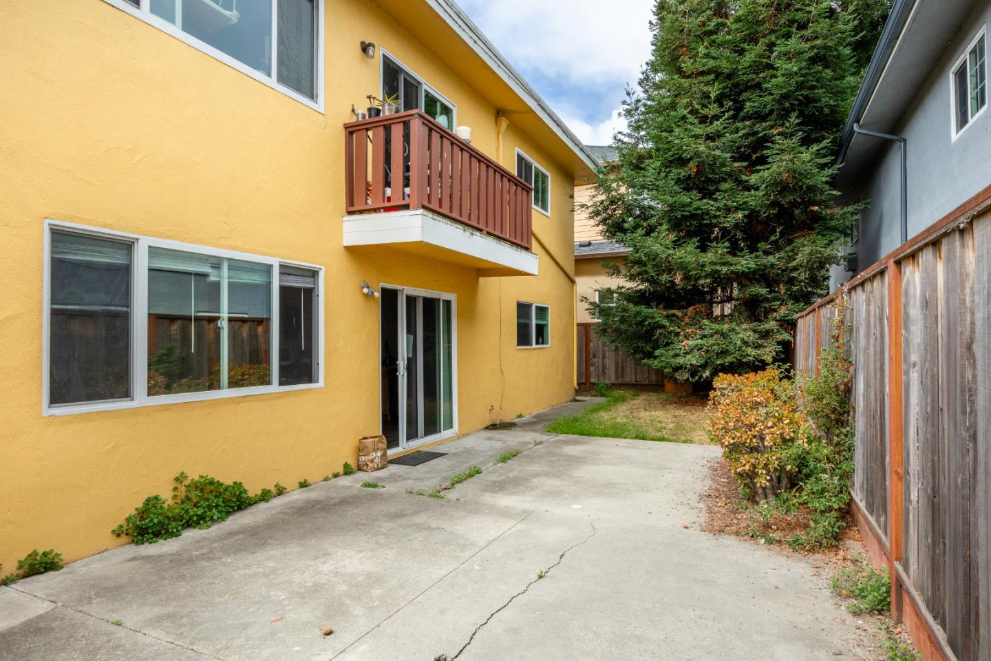 Detail Gallery Image 7 of 24 For 238 San Lorenzo Blvd, Santa Cruz,  CA 95060 - – Beds | – Baths