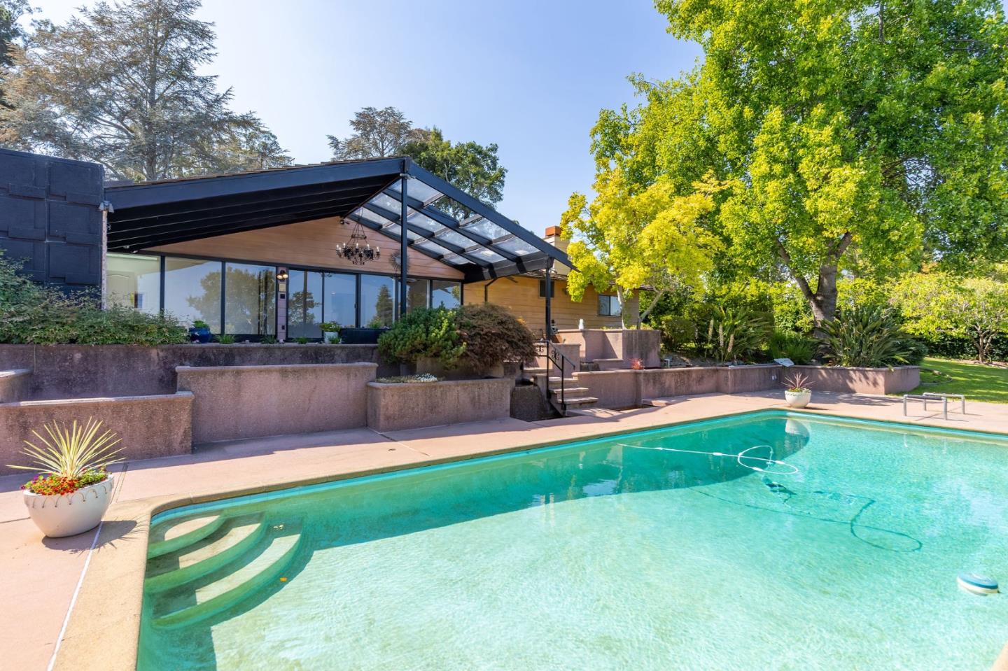 Detail Gallery Image 116 of 123 For 530 Darrell Rd, Hillsborough,  CA 94010 - 5 Beds | 3/2 Baths