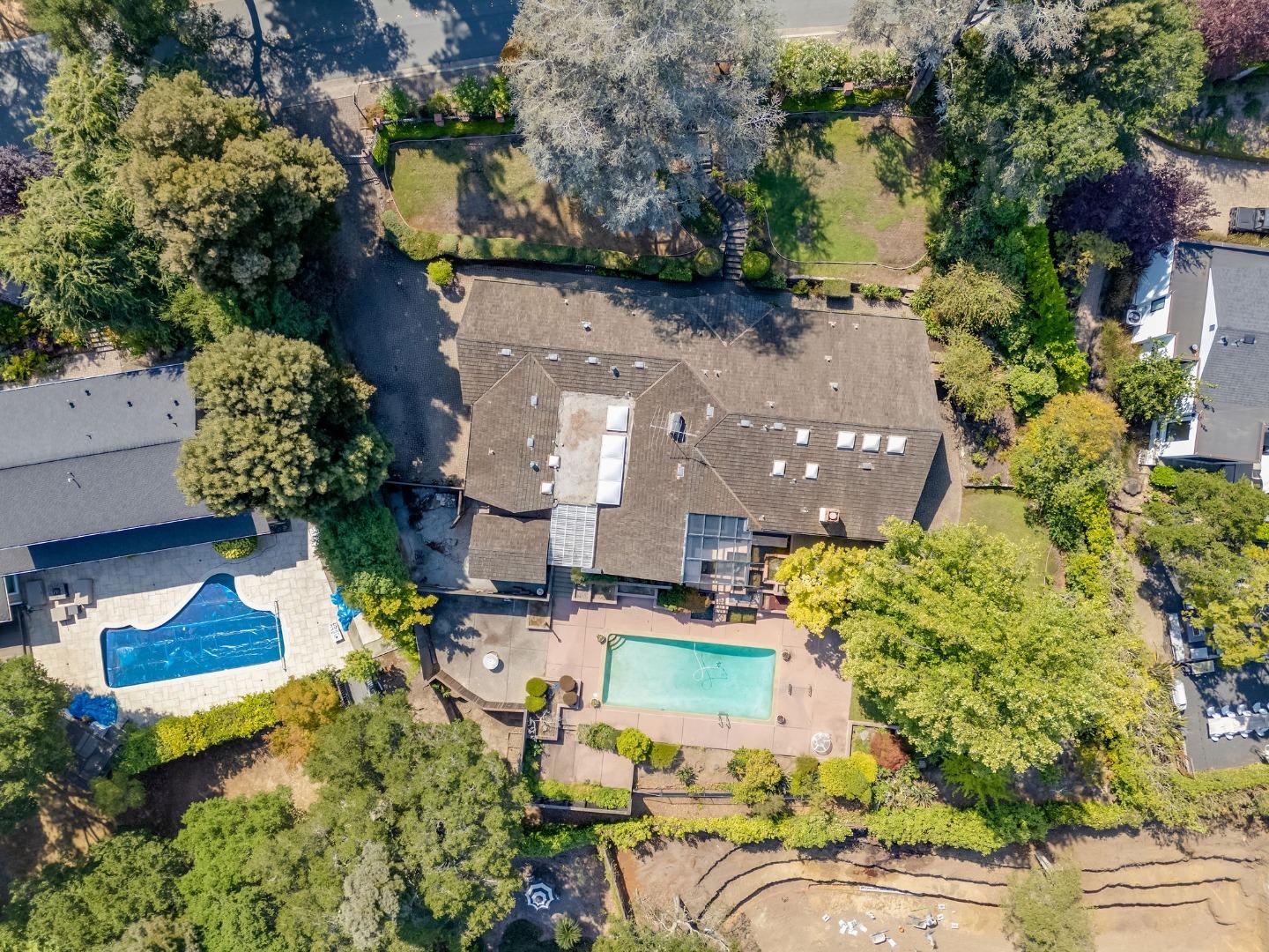 Detail Gallery Image 122 of 123 For 530 Darrell Rd, Hillsborough,  CA 94010 - 5 Beds | 3/2 Baths