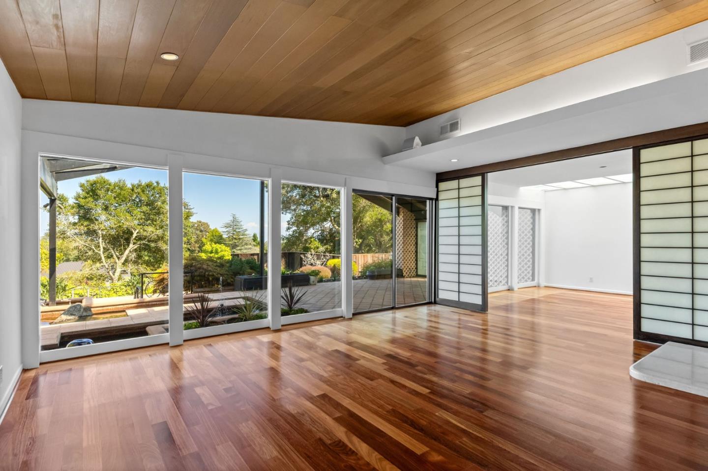 Detail Gallery Image 19 of 123 For 530 Darrell Rd, Hillsborough,  CA 94010 - 5 Beds | 3/2 Baths