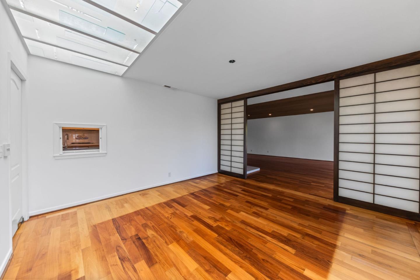 Detail Gallery Image 23 of 123 For 530 Darrell Rd, Hillsborough,  CA 94010 - 5 Beds | 3/2 Baths