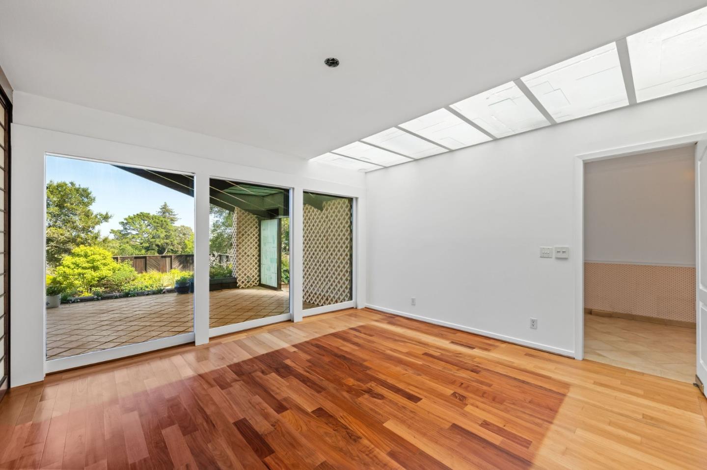 Detail Gallery Image 25 of 123 For 530 Darrell Rd, Hillsborough,  CA 94010 - 5 Beds | 3/2 Baths