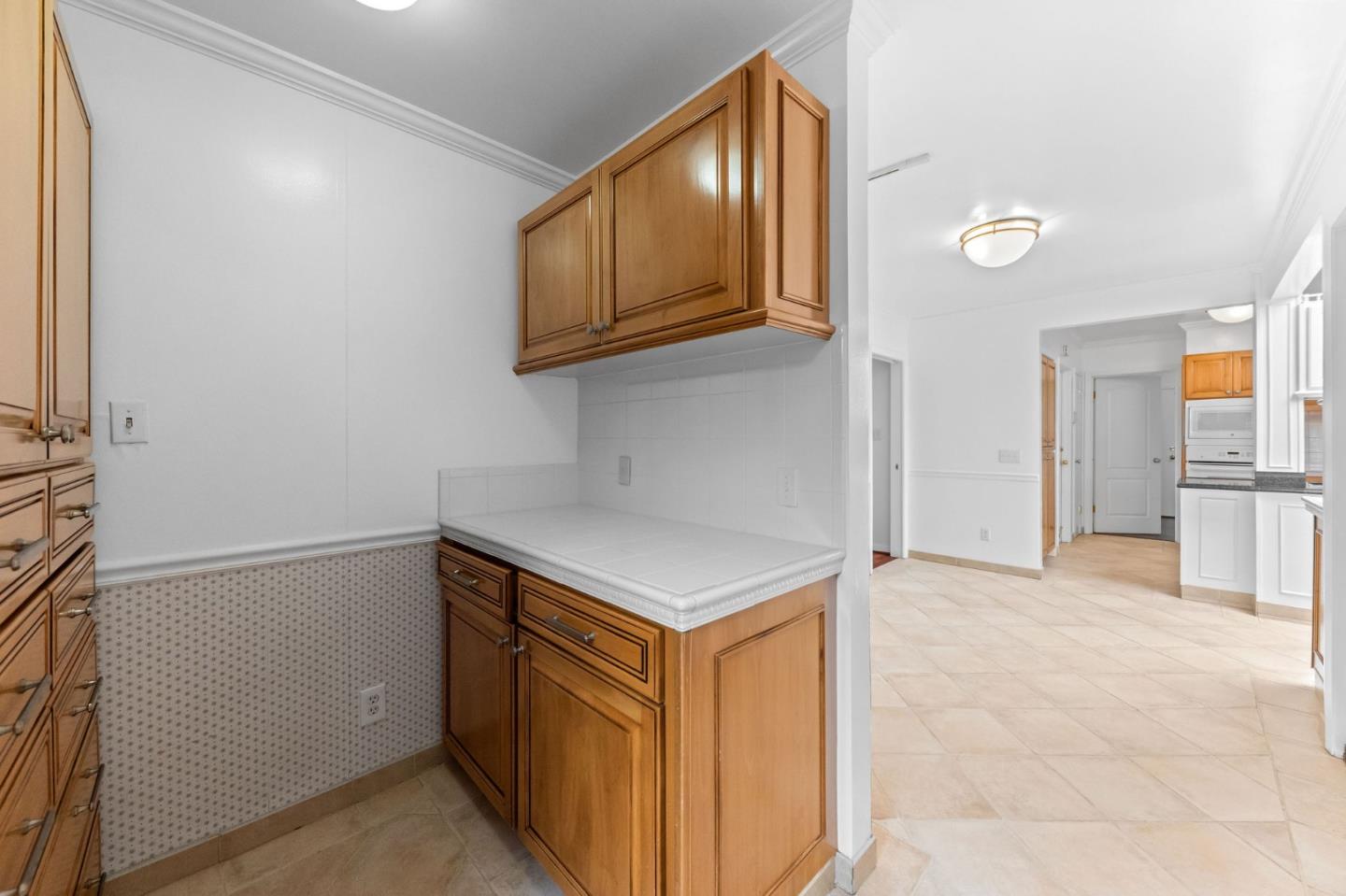 Detail Gallery Image 28 of 123 For 530 Darrell Rd, Hillsborough,  CA 94010 - 5 Beds | 3/2 Baths