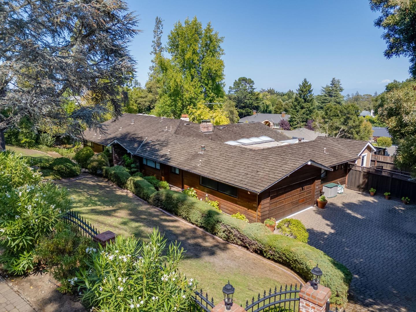 Detail Gallery Image 3 of 123 For 530 Darrell Rd, Hillsborough,  CA 94010 - 5 Beds | 3/2 Baths