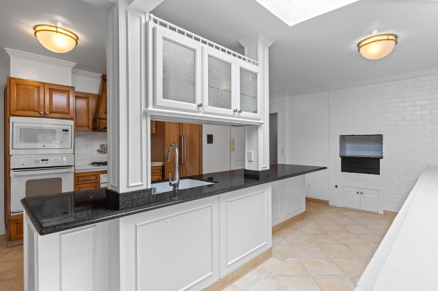 Detail Gallery Image 32 of 123 For 530 Darrell Rd, Hillsborough,  CA 94010 - 5 Beds | 3/2 Baths