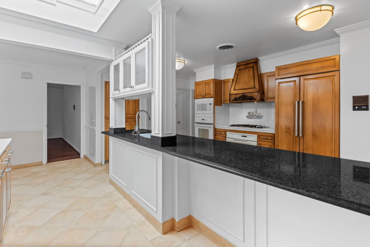 Detail Gallery Image 33 of 123 For 530 Darrell Rd, Hillsborough,  CA 94010 - 5 Beds | 3/2 Baths