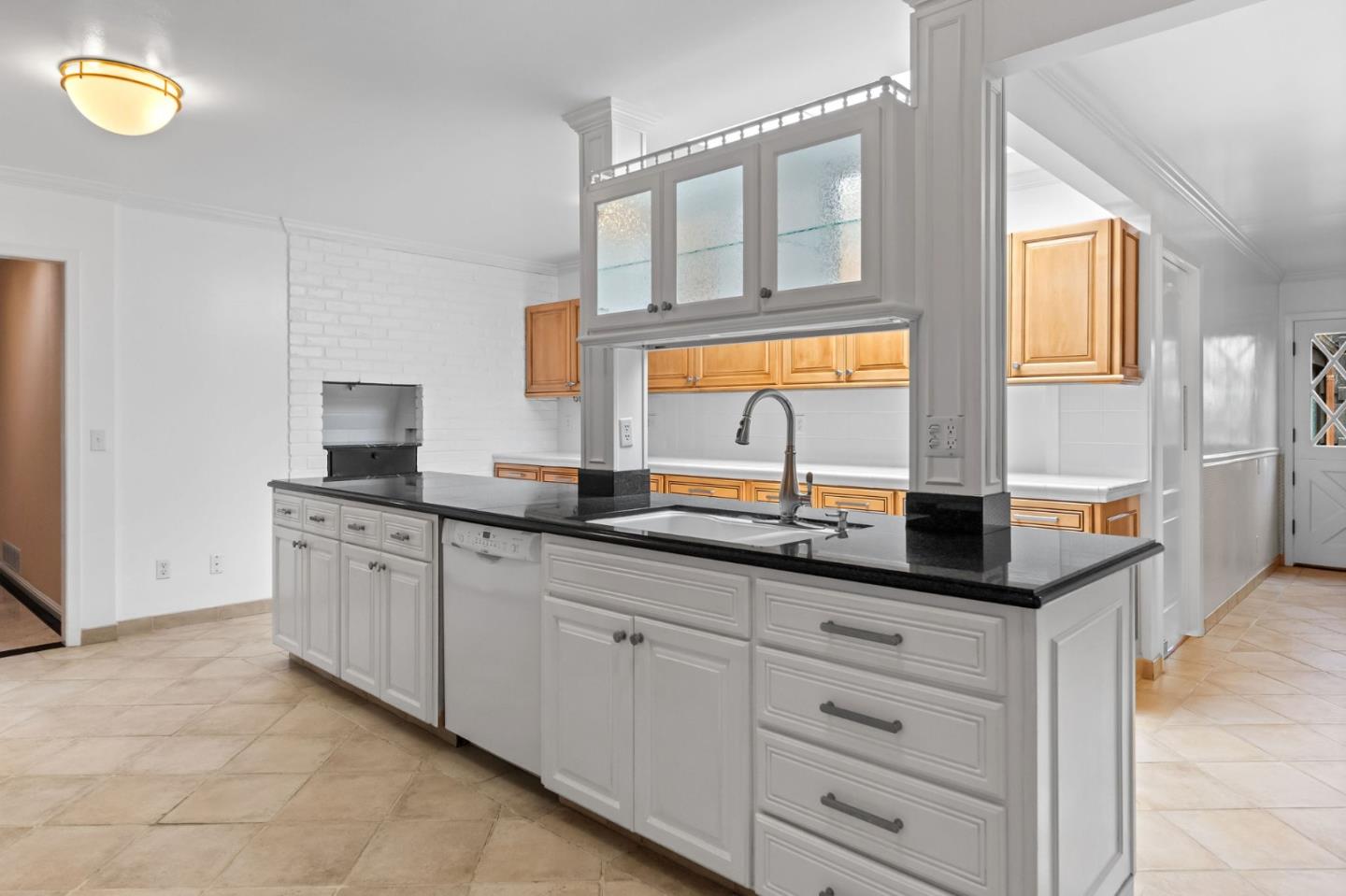 Detail Gallery Image 34 of 123 For 530 Darrell Rd, Hillsborough,  CA 94010 - 5 Beds | 3/2 Baths