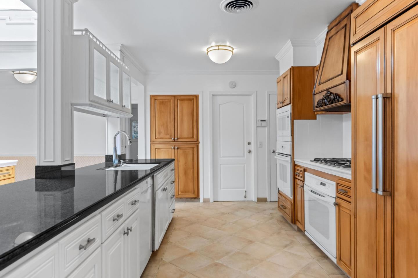 Detail Gallery Image 37 of 123 For 530 Darrell Rd, Hillsborough,  CA 94010 - 5 Beds | 3/2 Baths