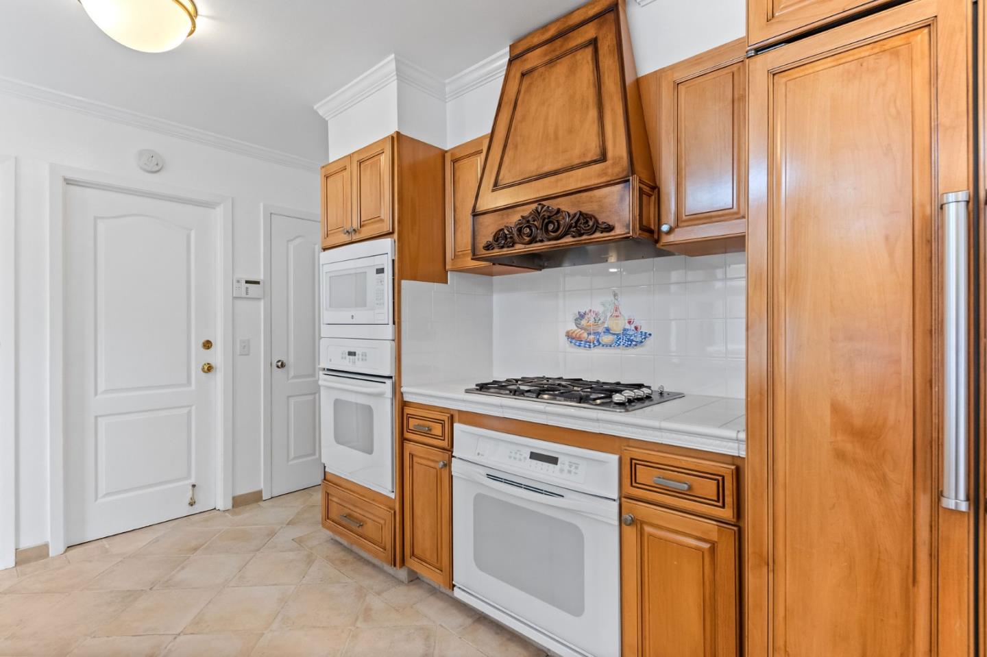 Detail Gallery Image 38 of 123 For 530 Darrell Rd, Hillsborough,  CA 94010 - 5 Beds | 3/2 Baths
