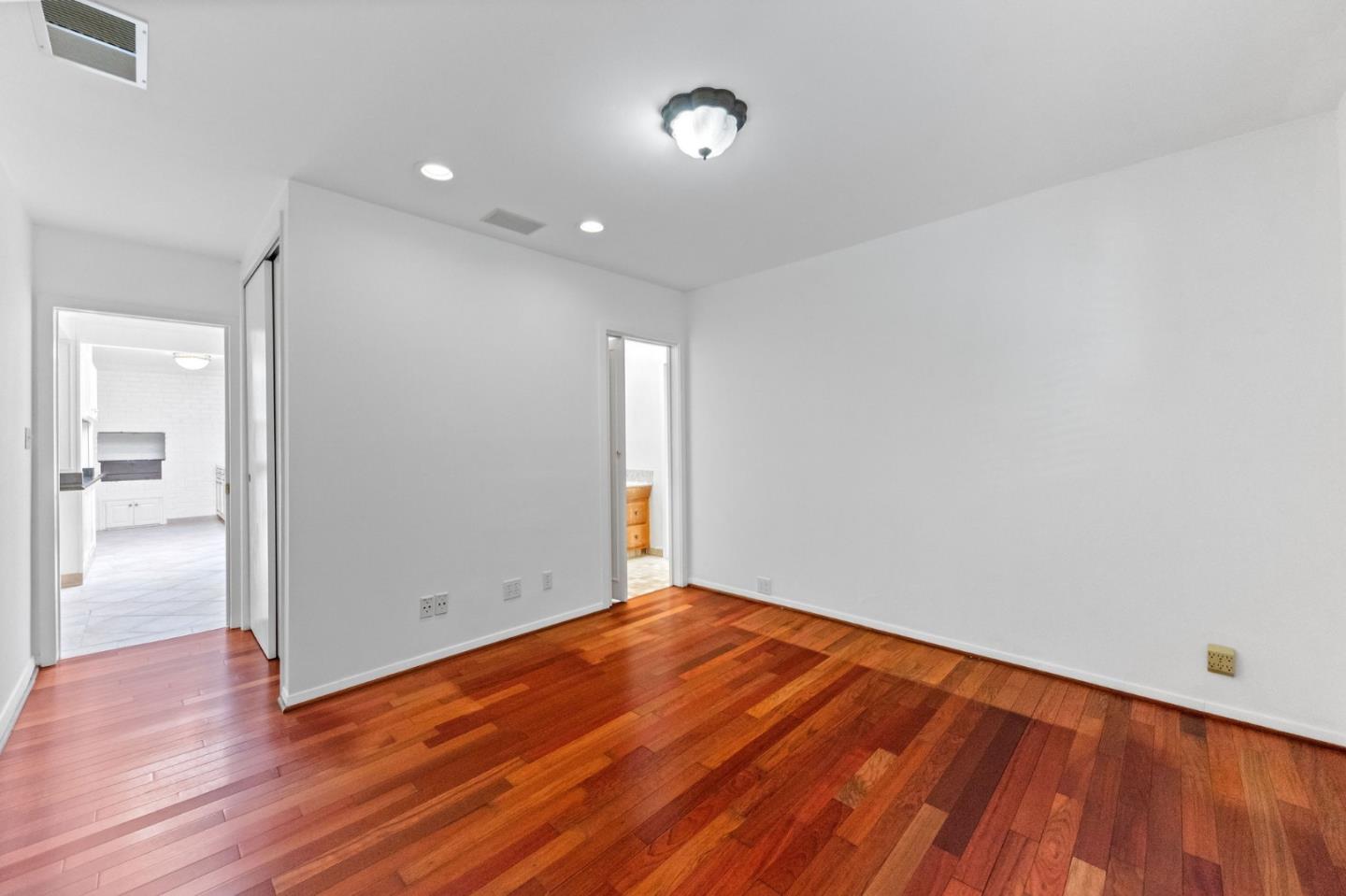 Detail Gallery Image 40 of 123 For 530 Darrell Rd, Hillsborough,  CA 94010 - 5 Beds | 3/2 Baths