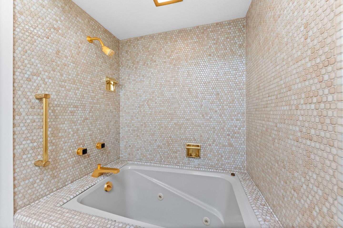 Detail Gallery Image 42 of 123 For 530 Darrell Rd, Hillsborough,  CA 94010 - 5 Beds | 3/2 Baths