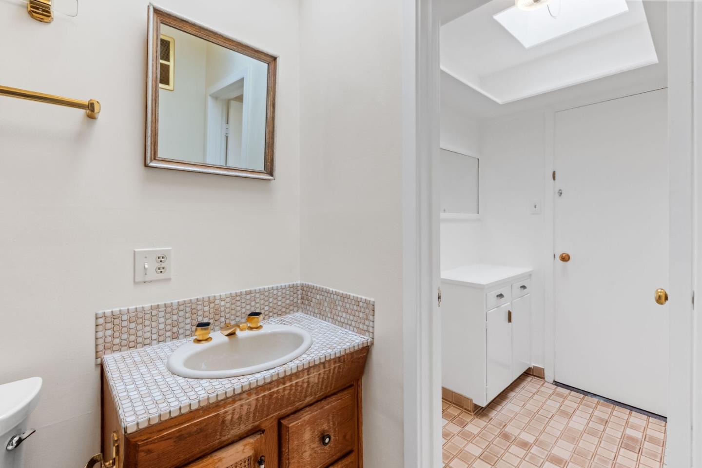 Detail Gallery Image 43 of 123 For 530 Darrell Rd, Hillsborough,  CA 94010 - 5 Beds | 3/2 Baths
