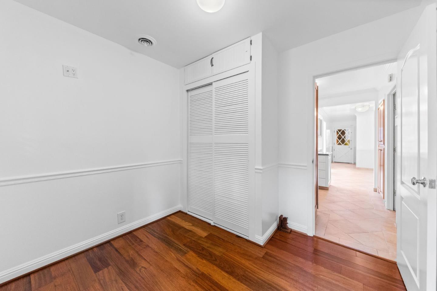 Detail Gallery Image 47 of 123 For 530 Darrell Rd, Hillsborough,  CA 94010 - 5 Beds | 3/2 Baths