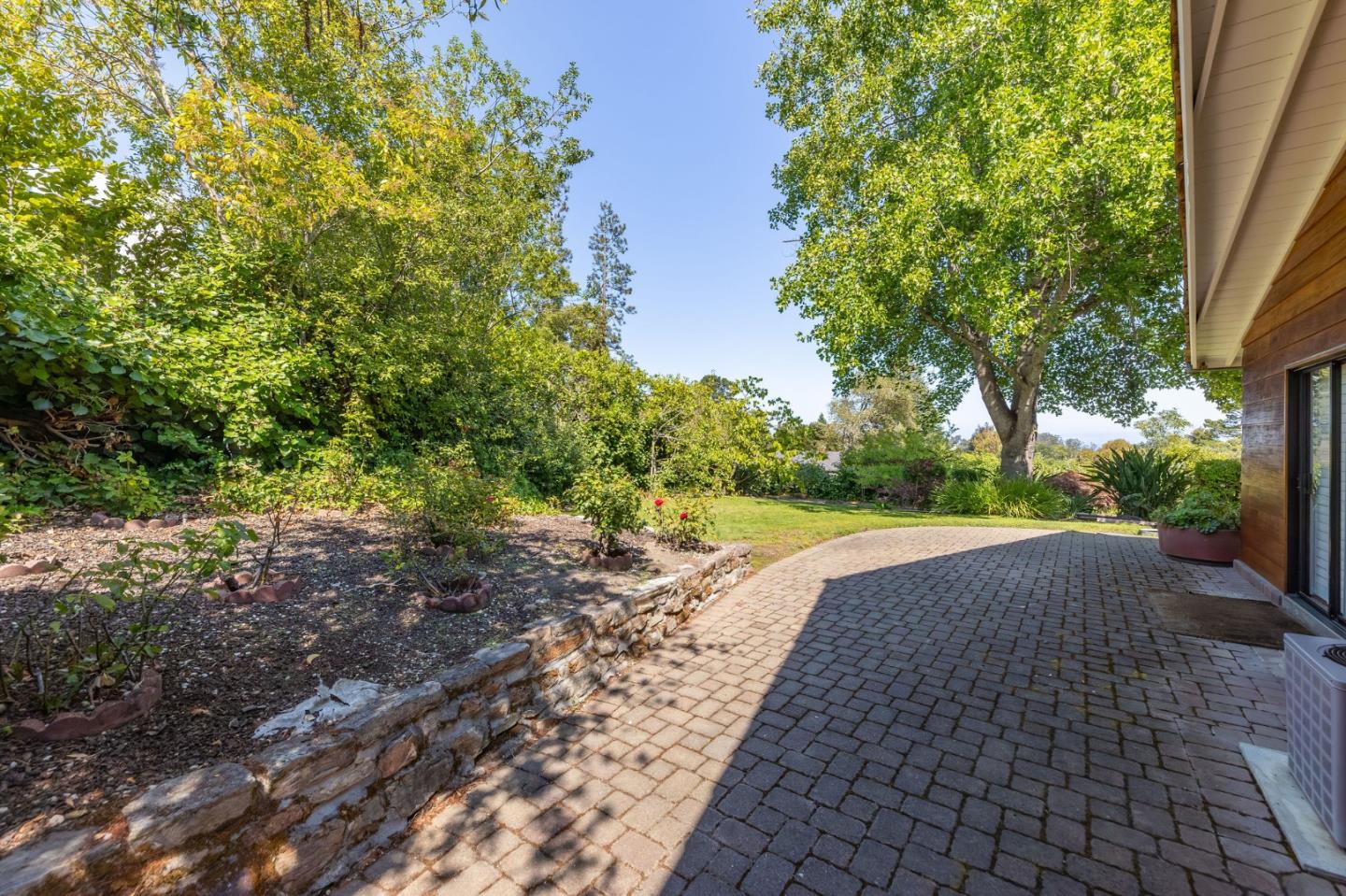Detail Gallery Image 70 of 123 For 530 Darrell Rd, Hillsborough,  CA 94010 - 5 Beds | 3/2 Baths