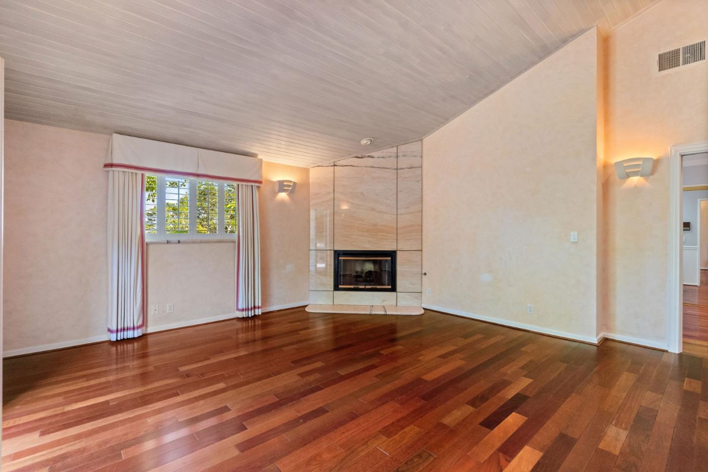 Detail Gallery Image 75 of 123 For 530 Darrell Rd, Hillsborough,  CA 94010 - 5 Beds | 3/2 Baths