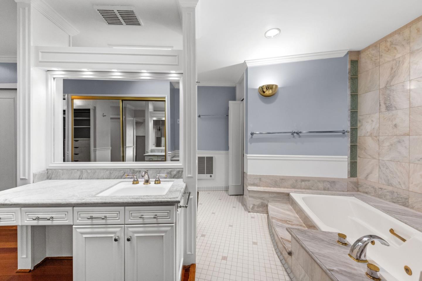 Detail Gallery Image 83 of 123 For 530 Darrell Rd, Hillsborough,  CA 94010 - 5 Beds | 3/2 Baths