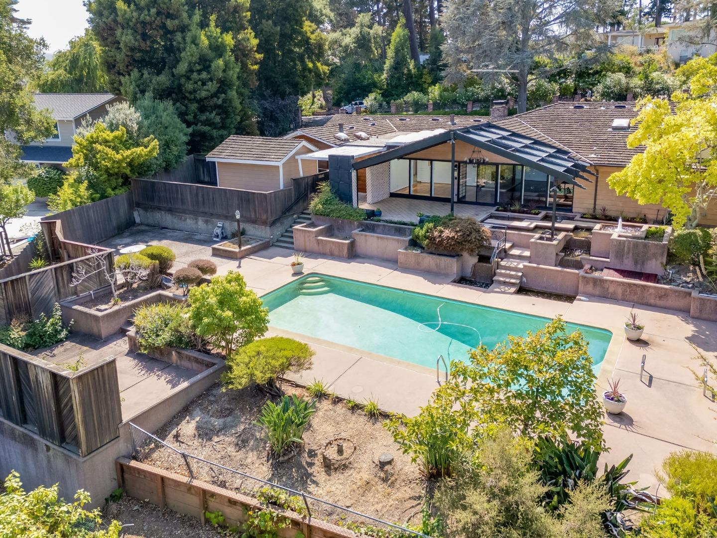 Detail Gallery Image 96 of 123 For 530 Darrell Rd, Hillsborough,  CA 94010 - 5 Beds | 3/2 Baths