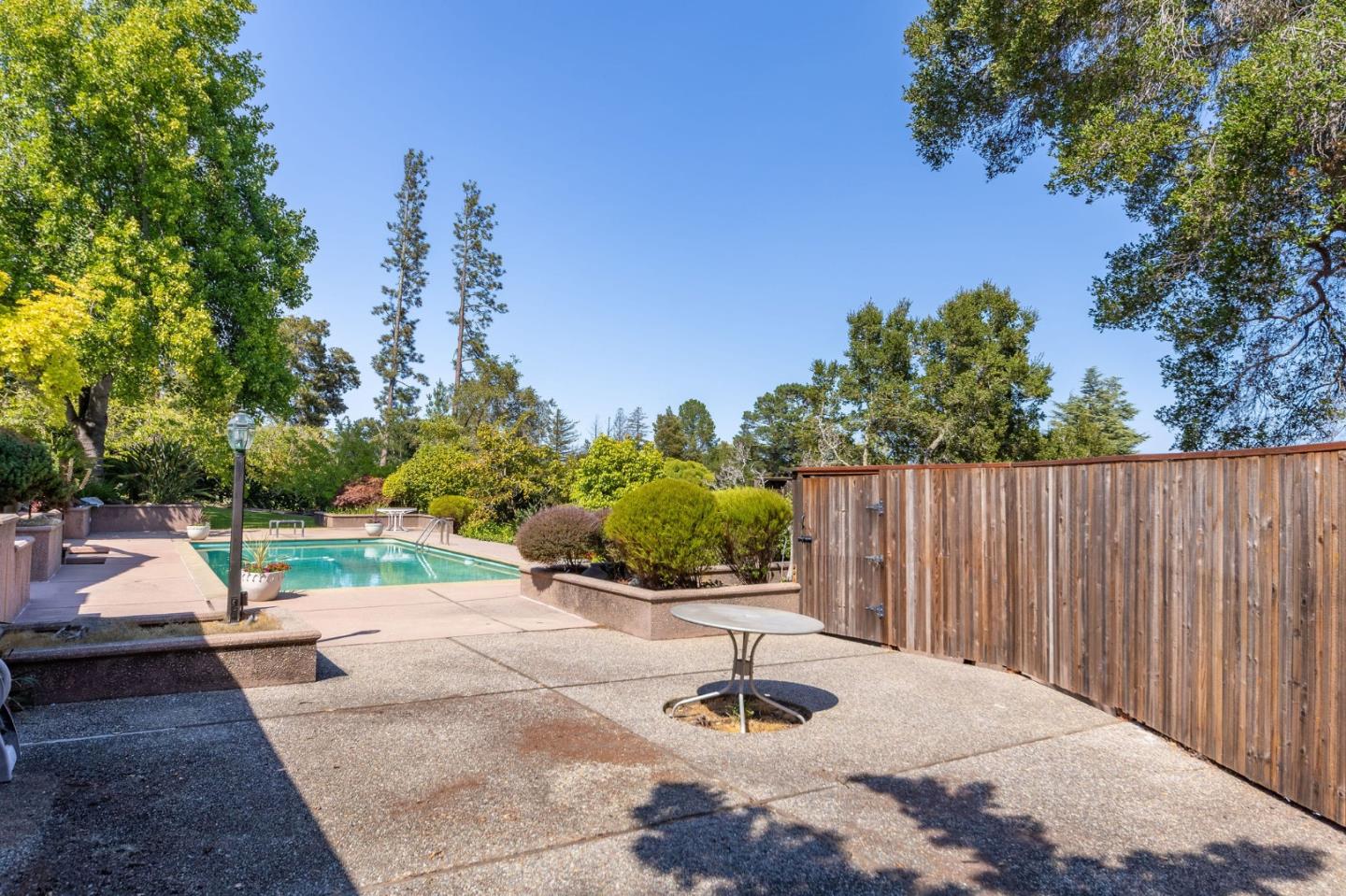 Detail Gallery Image 98 of 123 For 530 Darrell Rd, Hillsborough,  CA 94010 - 5 Beds | 3/2 Baths