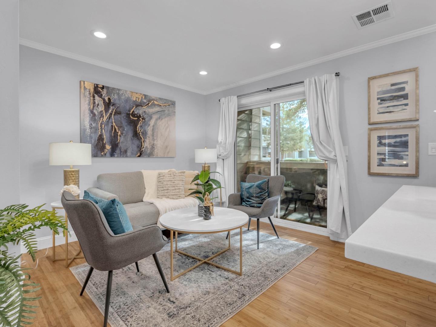 Detail Gallery Image 3 of 25 For 1988 Prince George Dr, San Jose,  CA 95116 - 1 Beds | 1 Baths