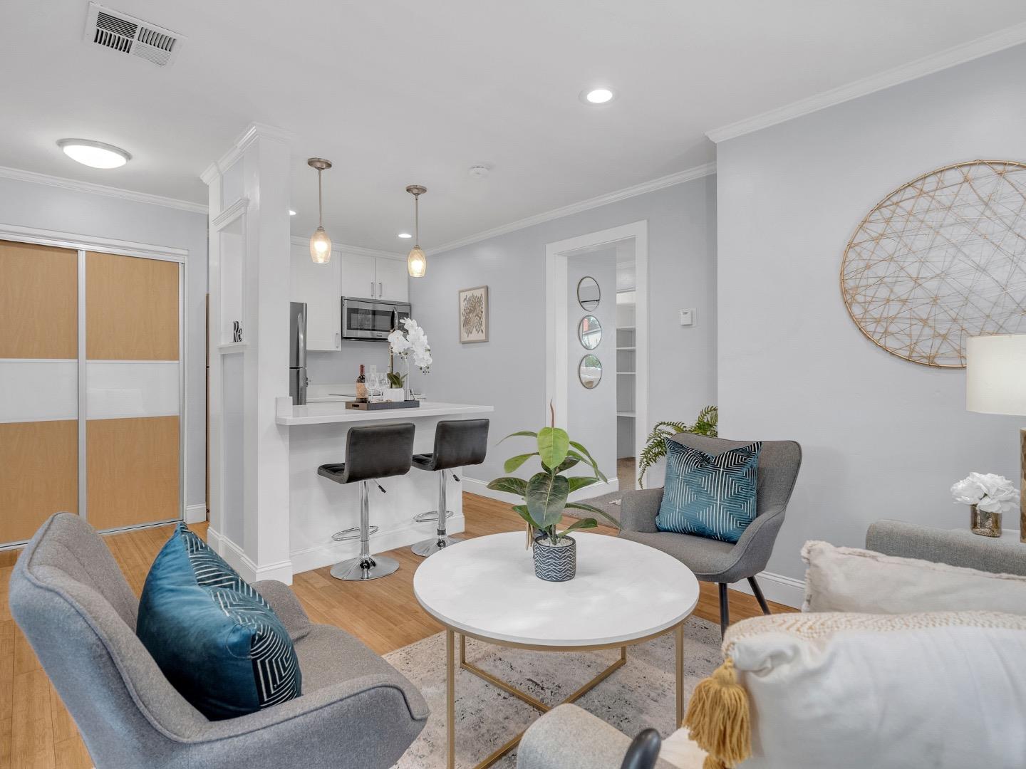 Detail Gallery Image 4 of 25 For 1988 Prince George Dr, San Jose,  CA 95116 - 1 Beds | 1 Baths