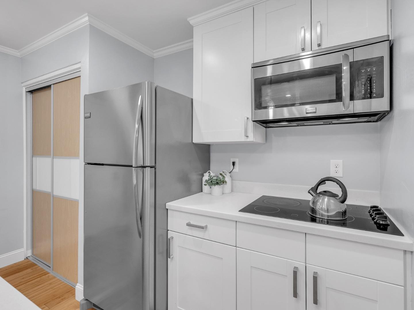 Detail Gallery Image 7 of 25 For 1988 Prince George Dr, San Jose,  CA 95116 - 1 Beds | 1 Baths