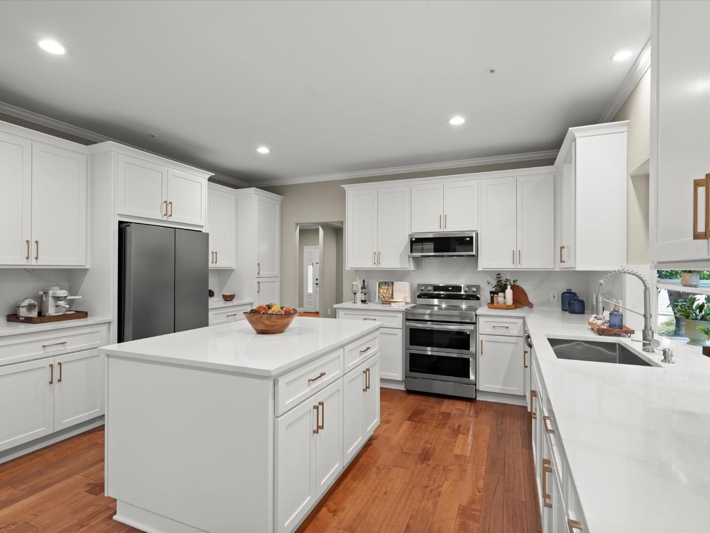 Detail Gallery Image 10 of 25 For 1796 Colony Way, Gilroy,  CA 95020 - 4 Beds | 2/1 Baths