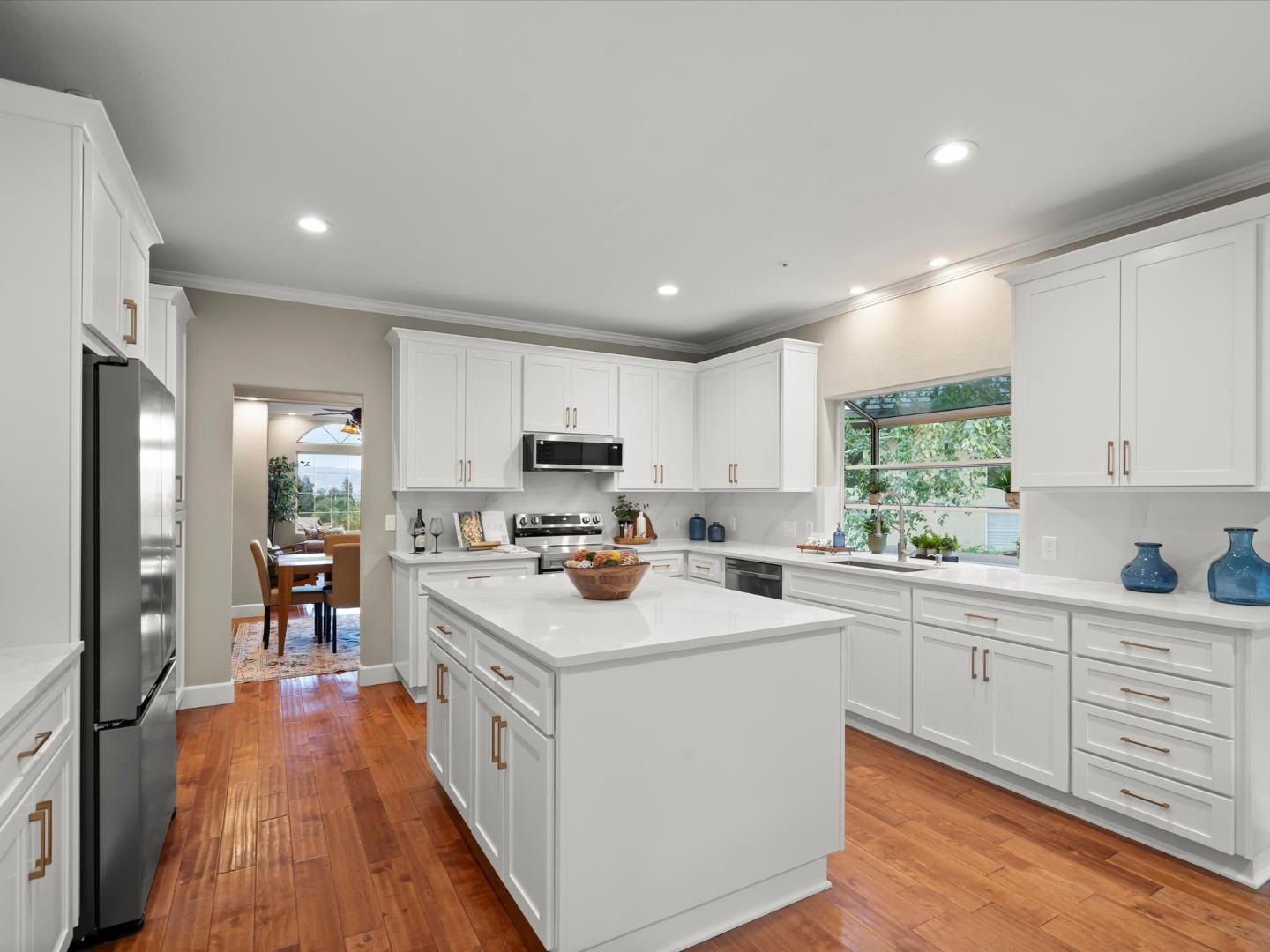 Detail Gallery Image 9 of 25 For 1796 Colony Way, Gilroy,  CA 95020 - 4 Beds | 2/1 Baths
