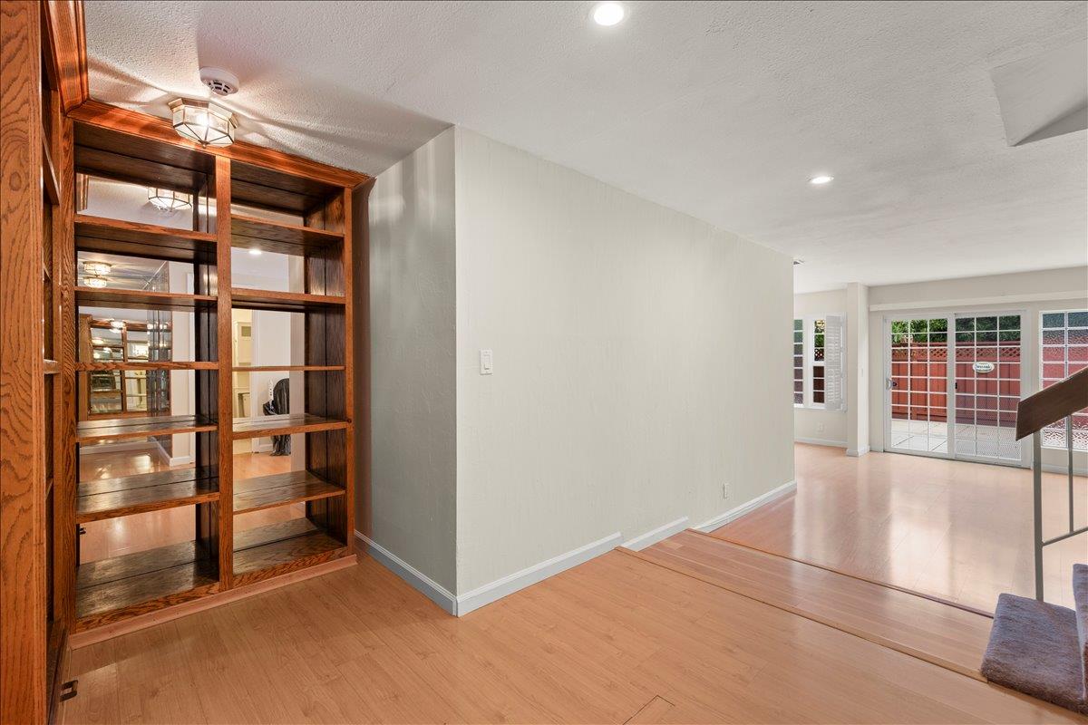 Detail Gallery Image 4 of 53 For 1010 Polk Ln, San Jose,  CA 95117 - 3 Beds | 2/1 Baths