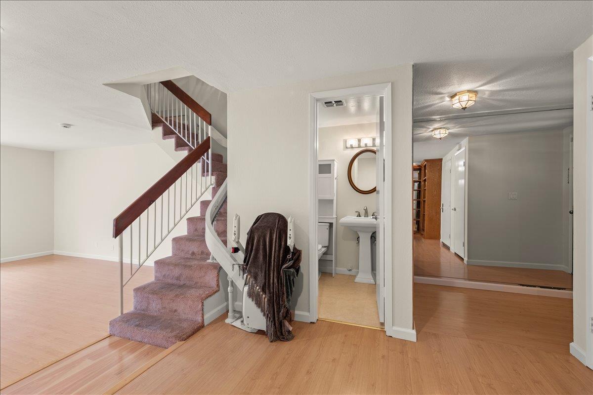 Detail Gallery Image 5 of 53 For 1010 Polk Ln, San Jose,  CA 95117 - 3 Beds | 2/1 Baths