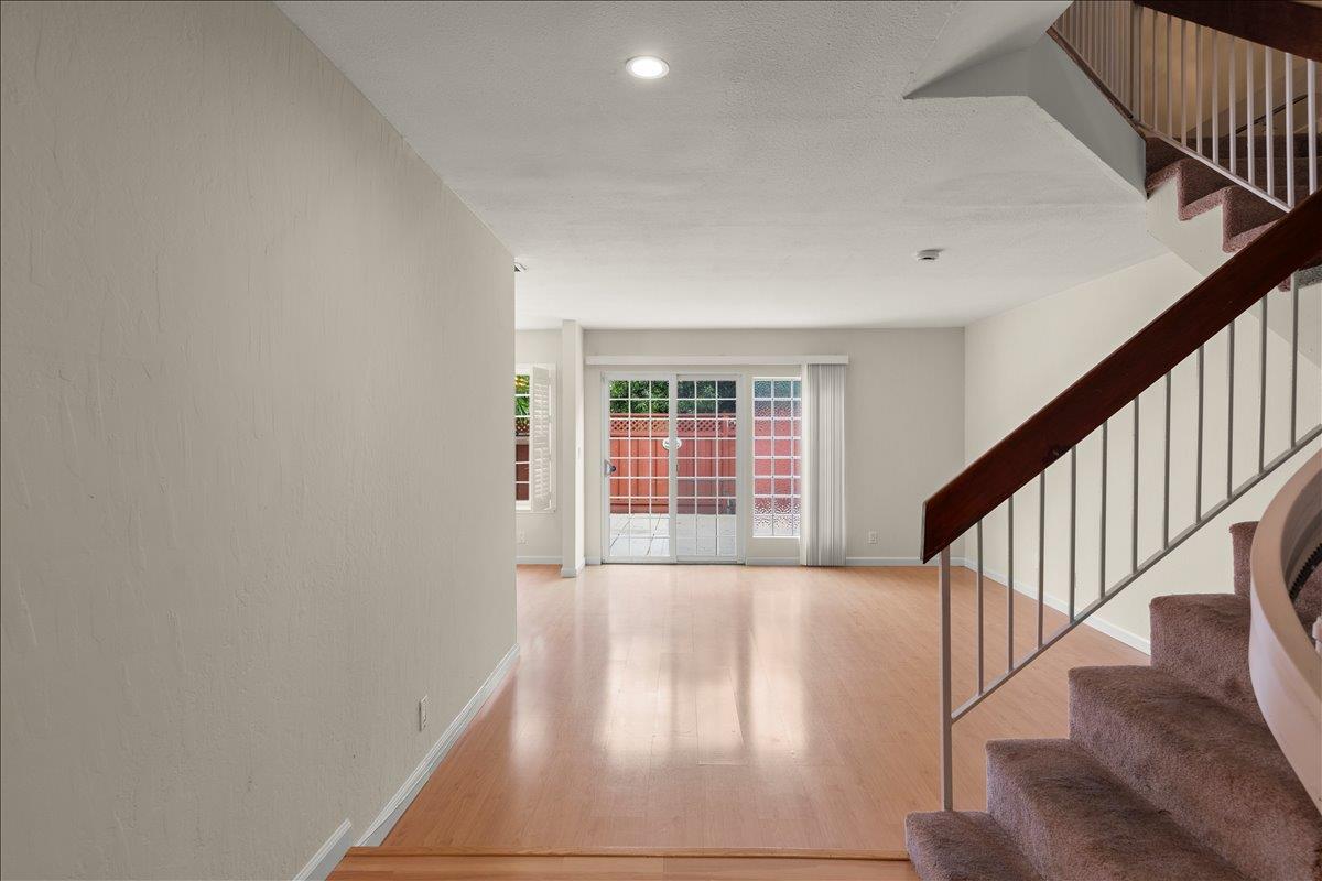 Detail Gallery Image 6 of 53 For 1010 Polk Ln, San Jose,  CA 95117 - 3 Beds | 2/1 Baths