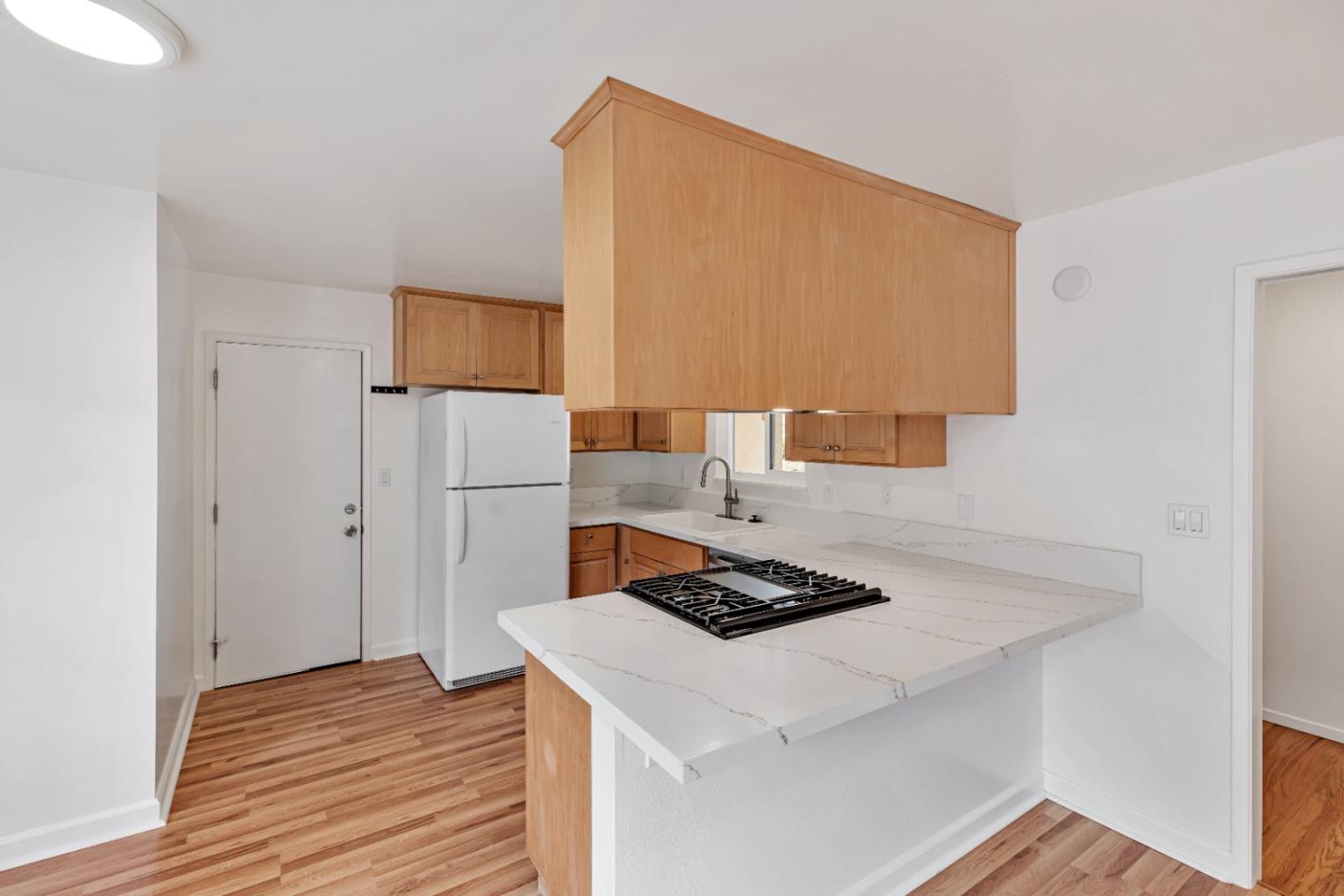 Detail Gallery Image 6 of 29 For 148 Del Mar Dr, Salinas,  CA 93901 - 3 Beds | 2 Baths