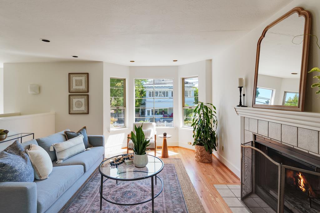 Detail Gallery Image 11 of 43 For 918 3rd St a,  Santa Cruz,  CA 95060 - 3 Beds | 2/1 Baths
