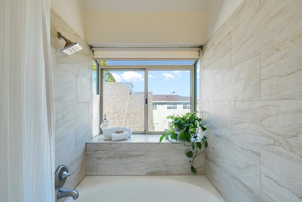 Detail Gallery Image 33 of 43 For 918 3rd St a,  Santa Cruz,  CA 95060 - 3 Beds | 2/1 Baths