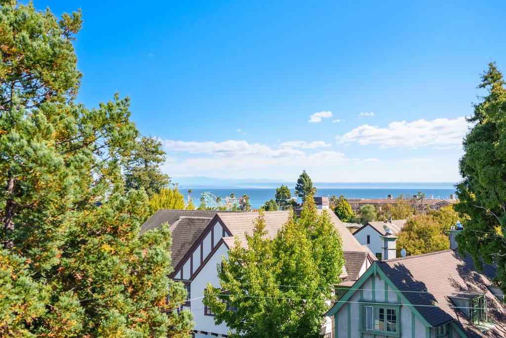 Detail Gallery Image 36 of 43 For 918 3rd St a,  Santa Cruz,  CA 95060 - 3 Beds | 2/1 Baths