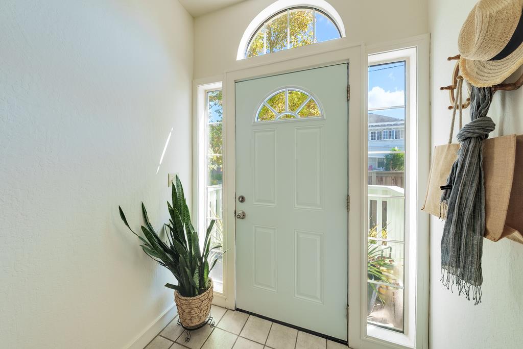 Detail Gallery Image 7 of 43 For 918 3rd St a,  Santa Cruz,  CA 95060 - 3 Beds | 2/1 Baths