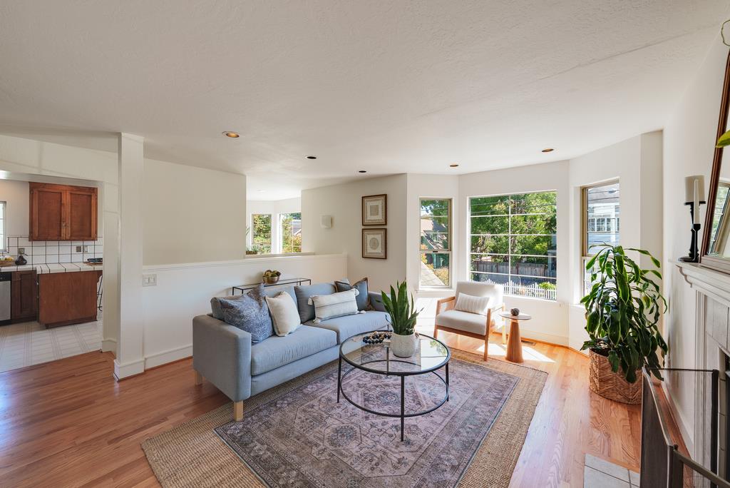 Detail Gallery Image 9 of 43 For 918 3rd St a,  Santa Cruz,  CA 95060 - 3 Beds | 2/1 Baths